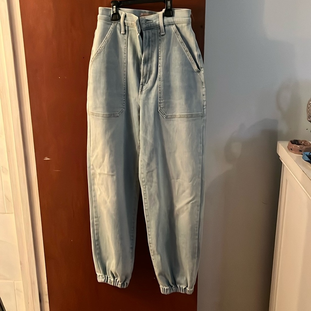 MOTHER Wrapper Patch Springy Ankle Jean